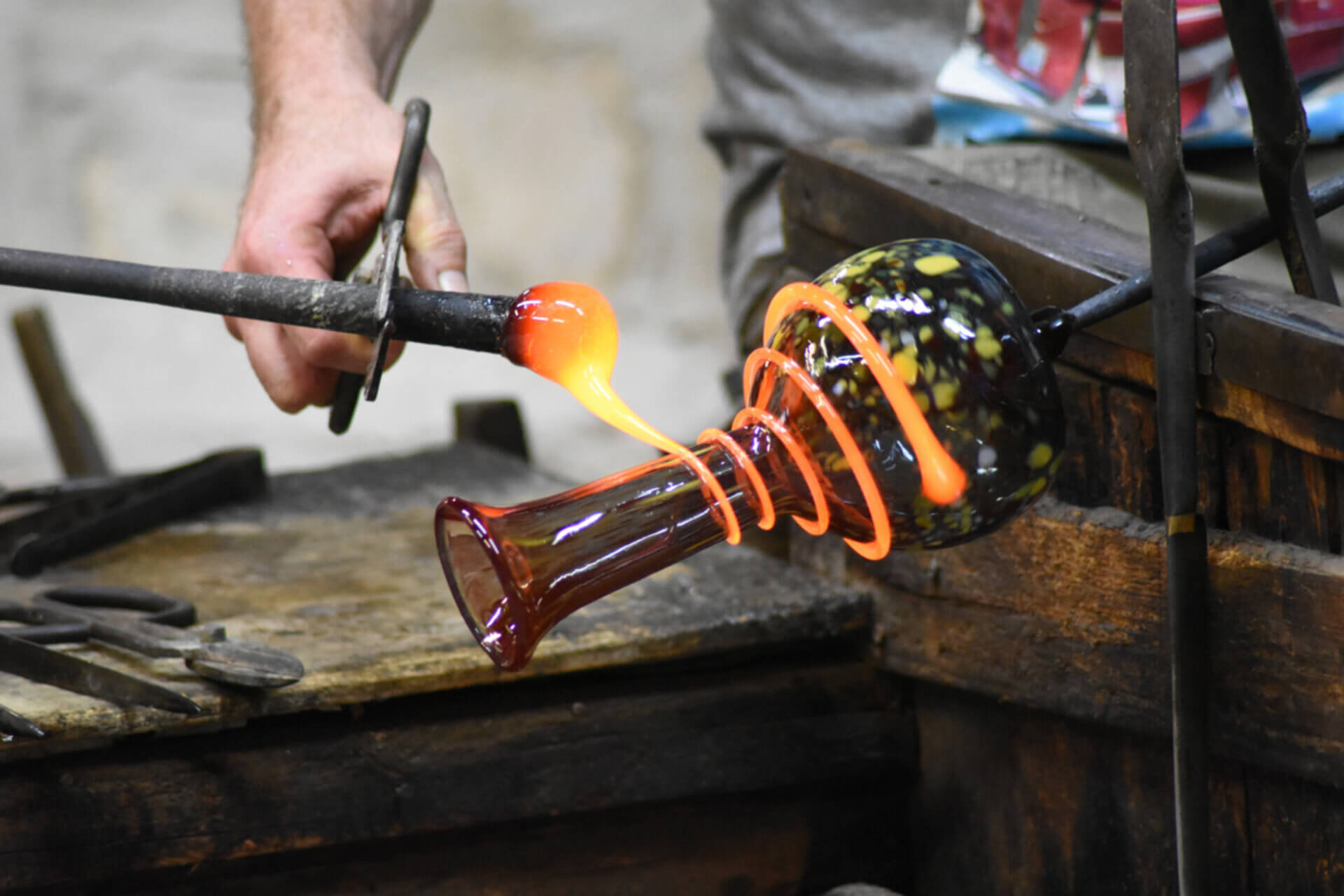 Lavorazione artigianale del vetro a Murano